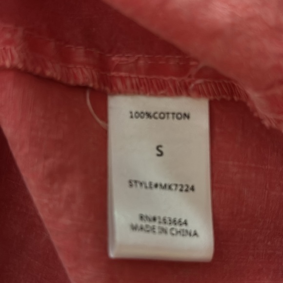 MAZIK TOP Pink-orange,salmon,smocking at the yoke and back. 3/4 ruffled sleeves. - Picture 6 of 7